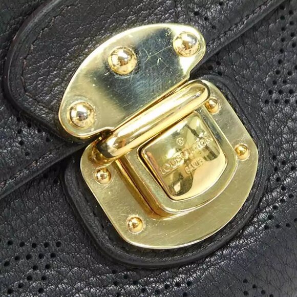 Auth LOUIS VUITTON Monogram Mahina Amelia Long Wallet Black - Picture 4 of 13